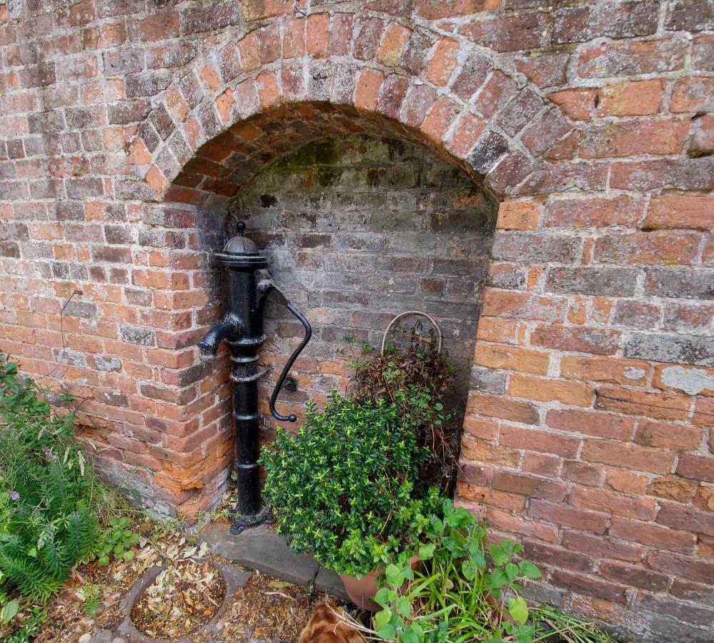 Saughall Mill Farm Cottage 切斯特 外观 照片